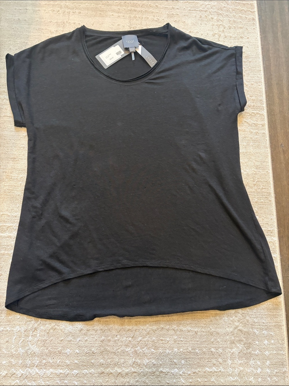 Lysse Black Rounded-Hem Short Sleeve Tee
